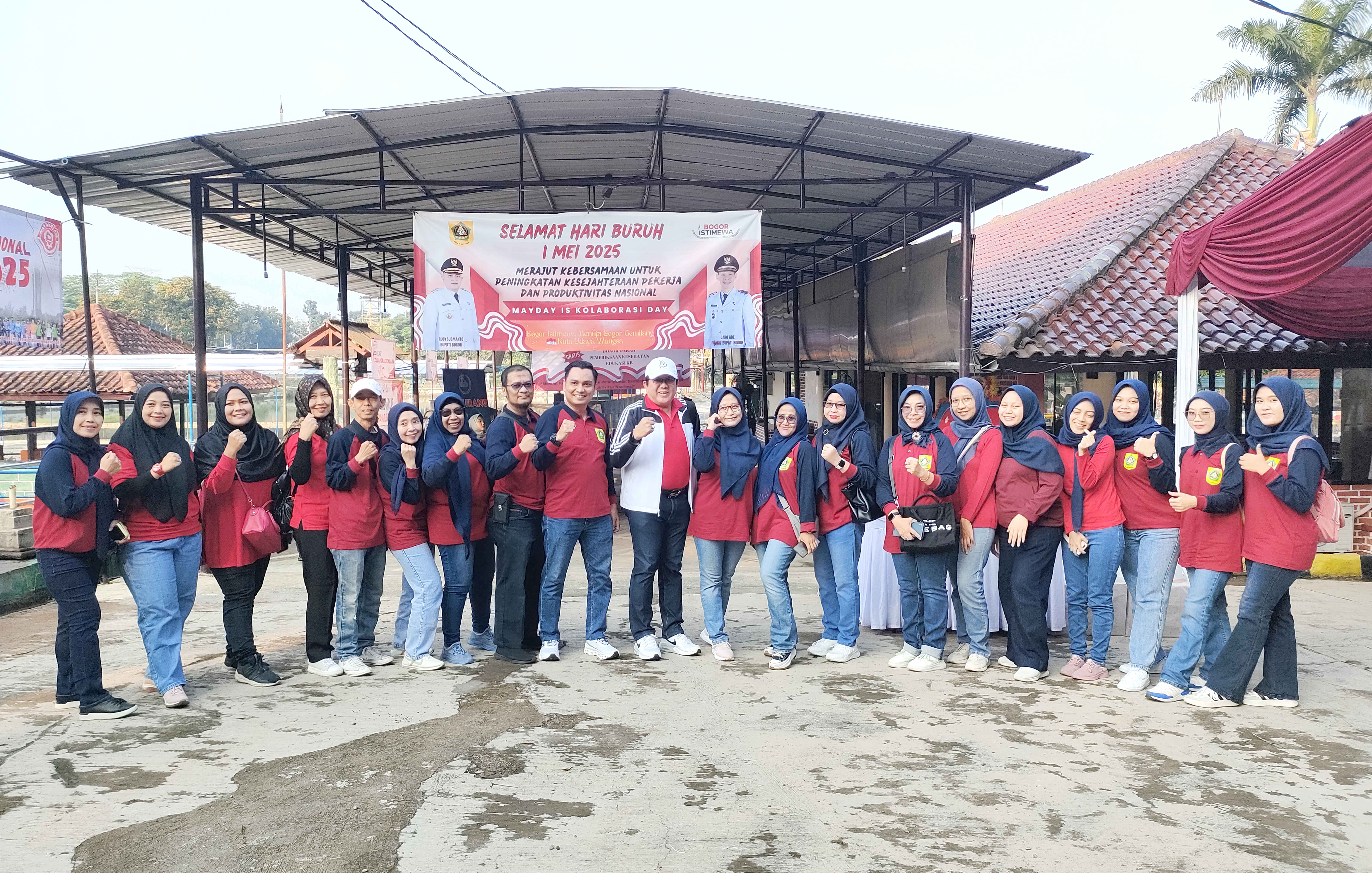 Foto Bersama Bupati Bogor dalam acara Peringatan Hari Buruh Internasional / Mayday Tahun 2025