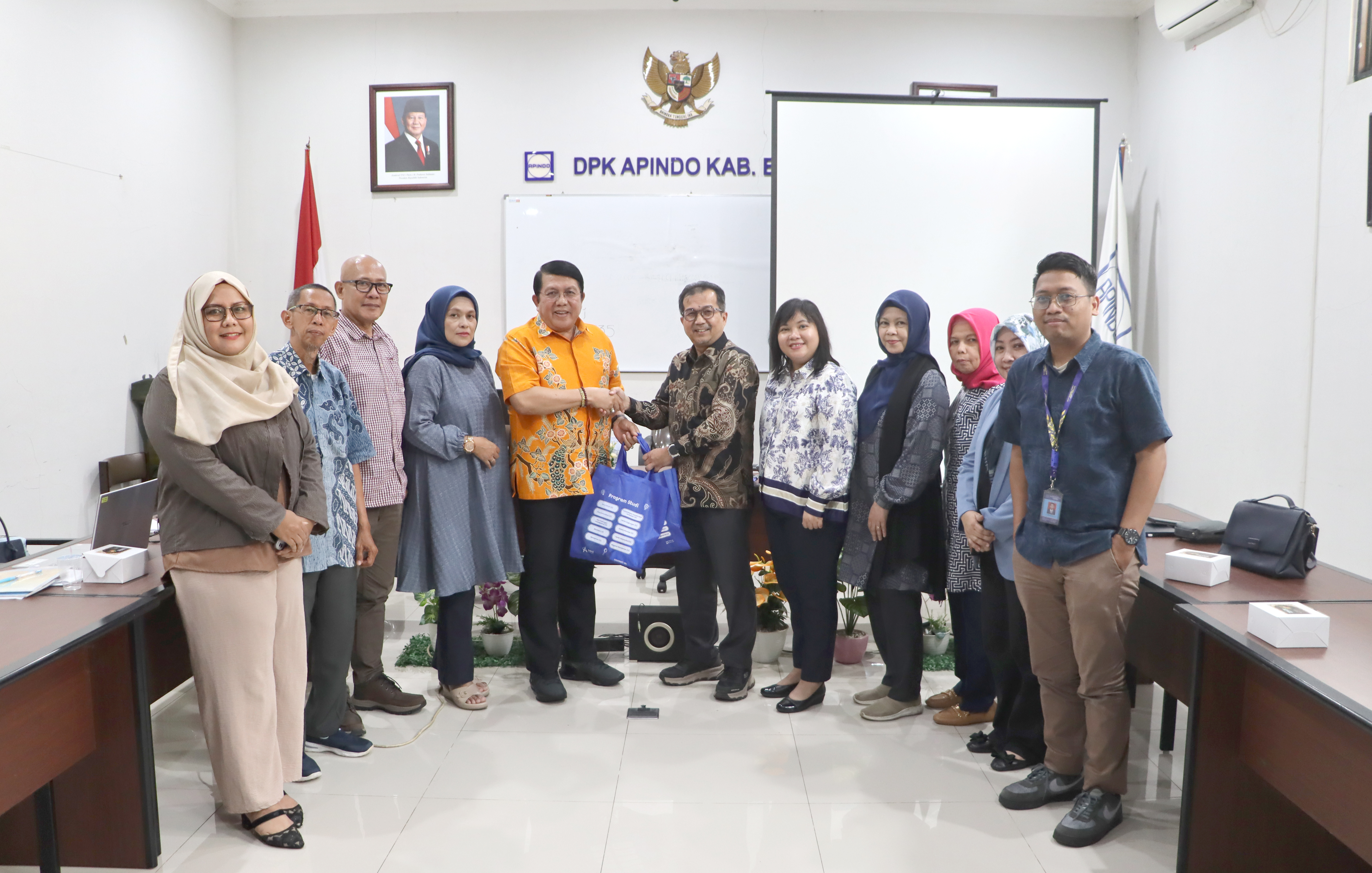 Audiensi Dekan Fakultas Ekonomi dan Tim Fakultas Universitas Satya Negara Indonesia (USNI) dengan Pengurus DPK APINDO Kabupaten Bogor