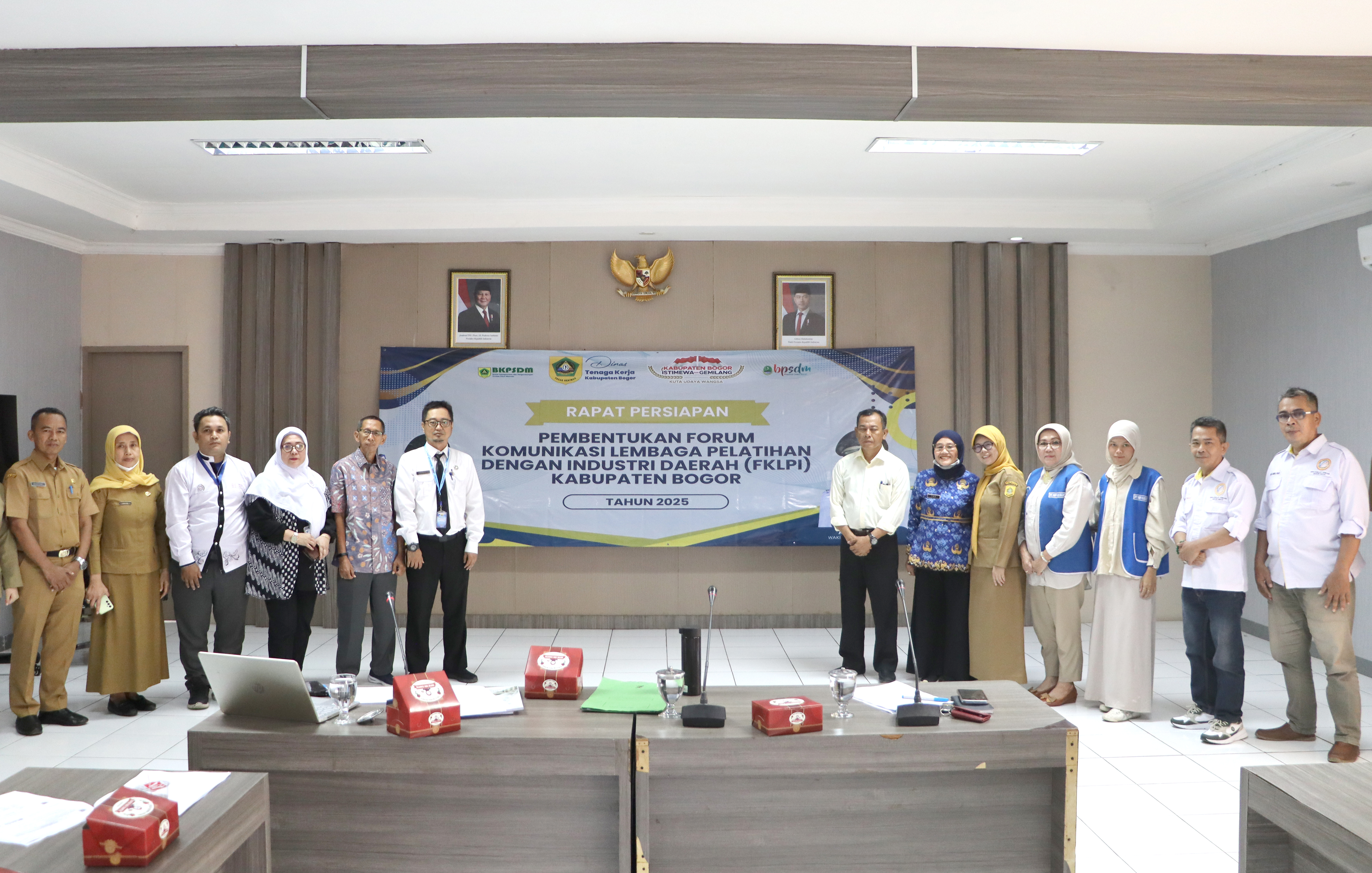 Menghadiri Rapat Persiapan Pembentukan Forum Komunikasi Lembaga Pelatihan dengan Industri Daerah (FKLPI)