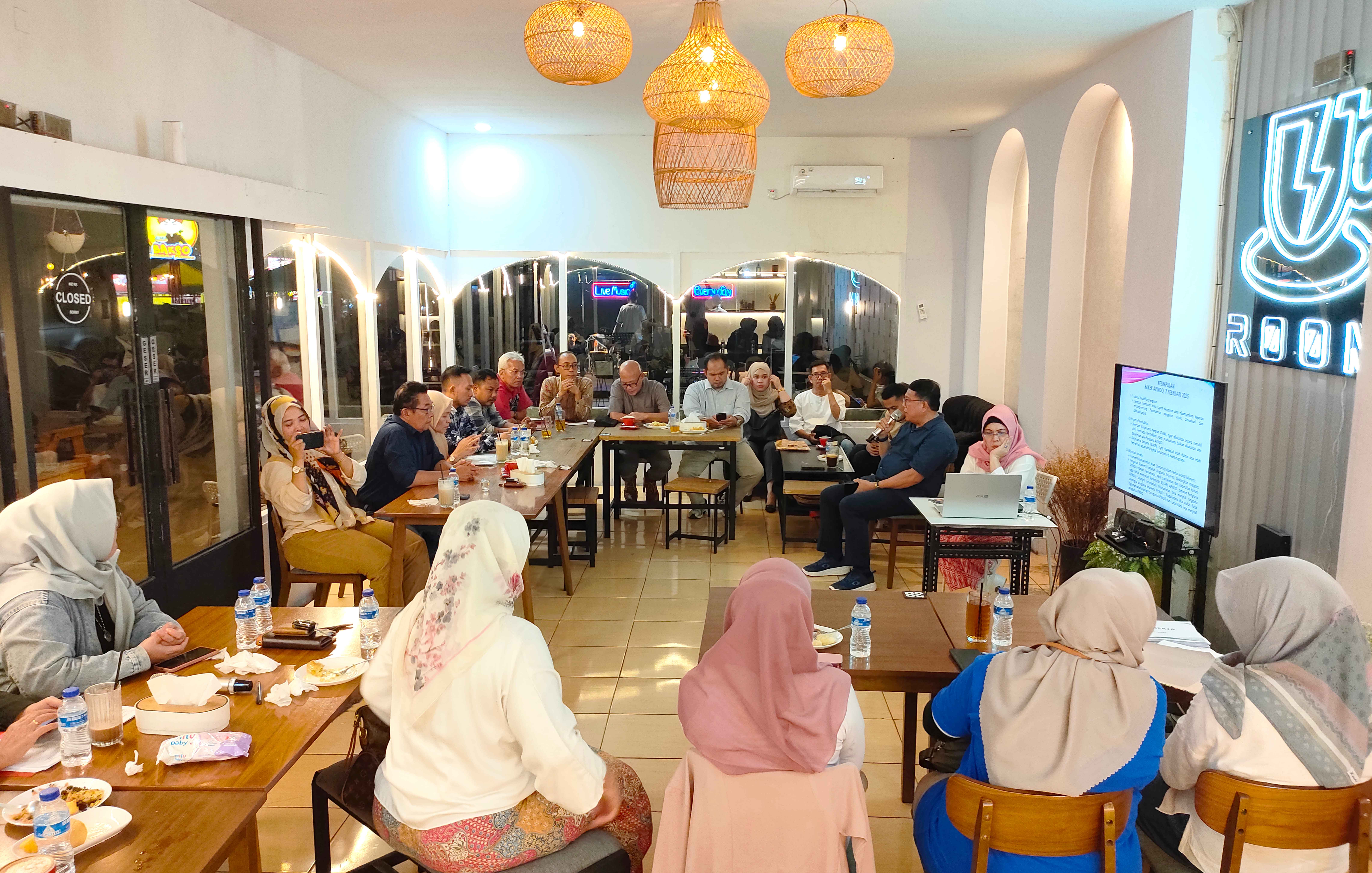 Rapat Koordinasi Pengurus DPK APINDO Kabupaten Bogor di Room Coffee, Pakansari, 14 Februari 2025