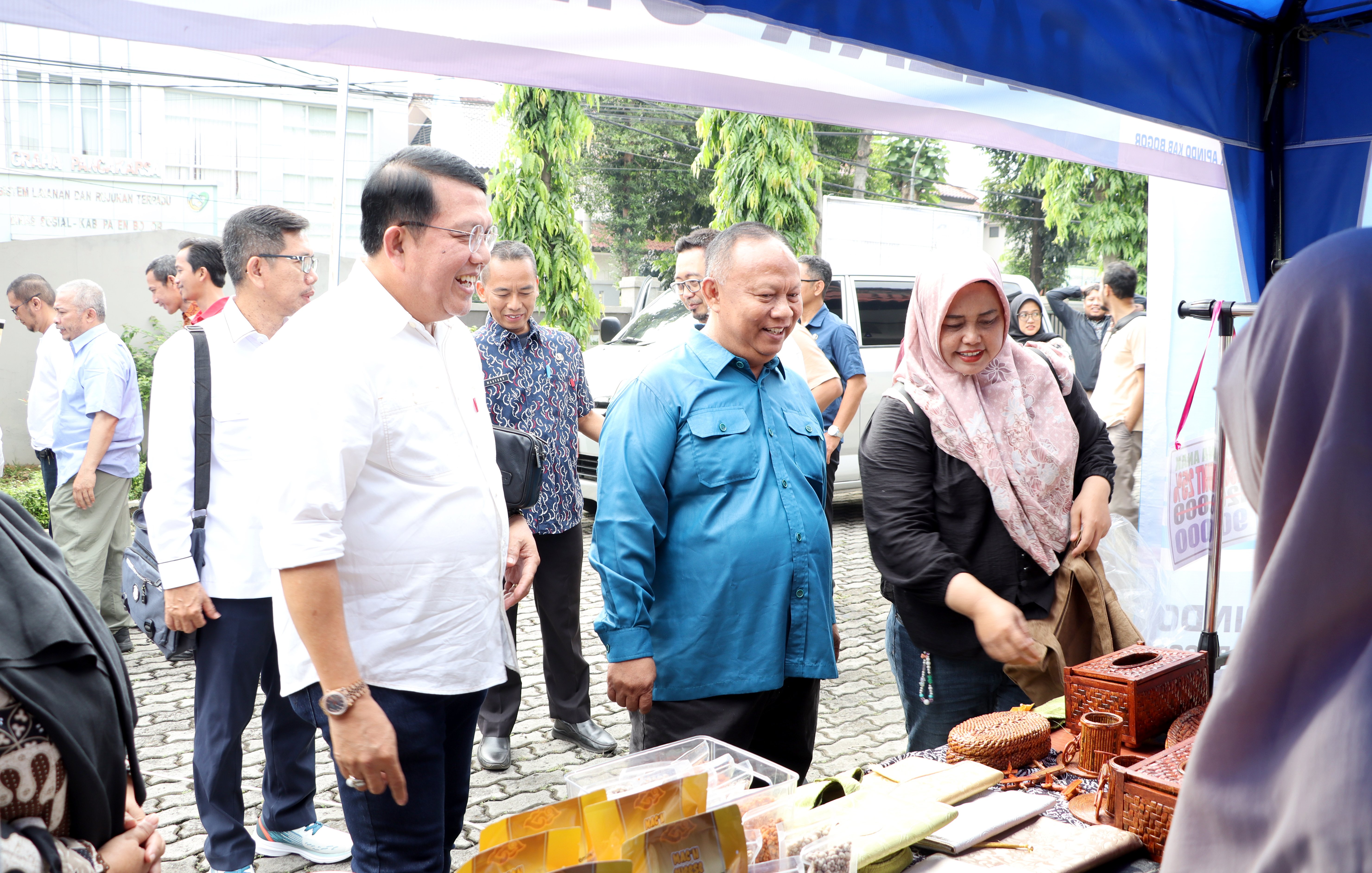 Bazar UMKM Binaan APINDO Kabupaten Bogor di Halaman Dinas Tenaga Kerja Kabupaten Bogor, Cibinong, 21 Februari 2025