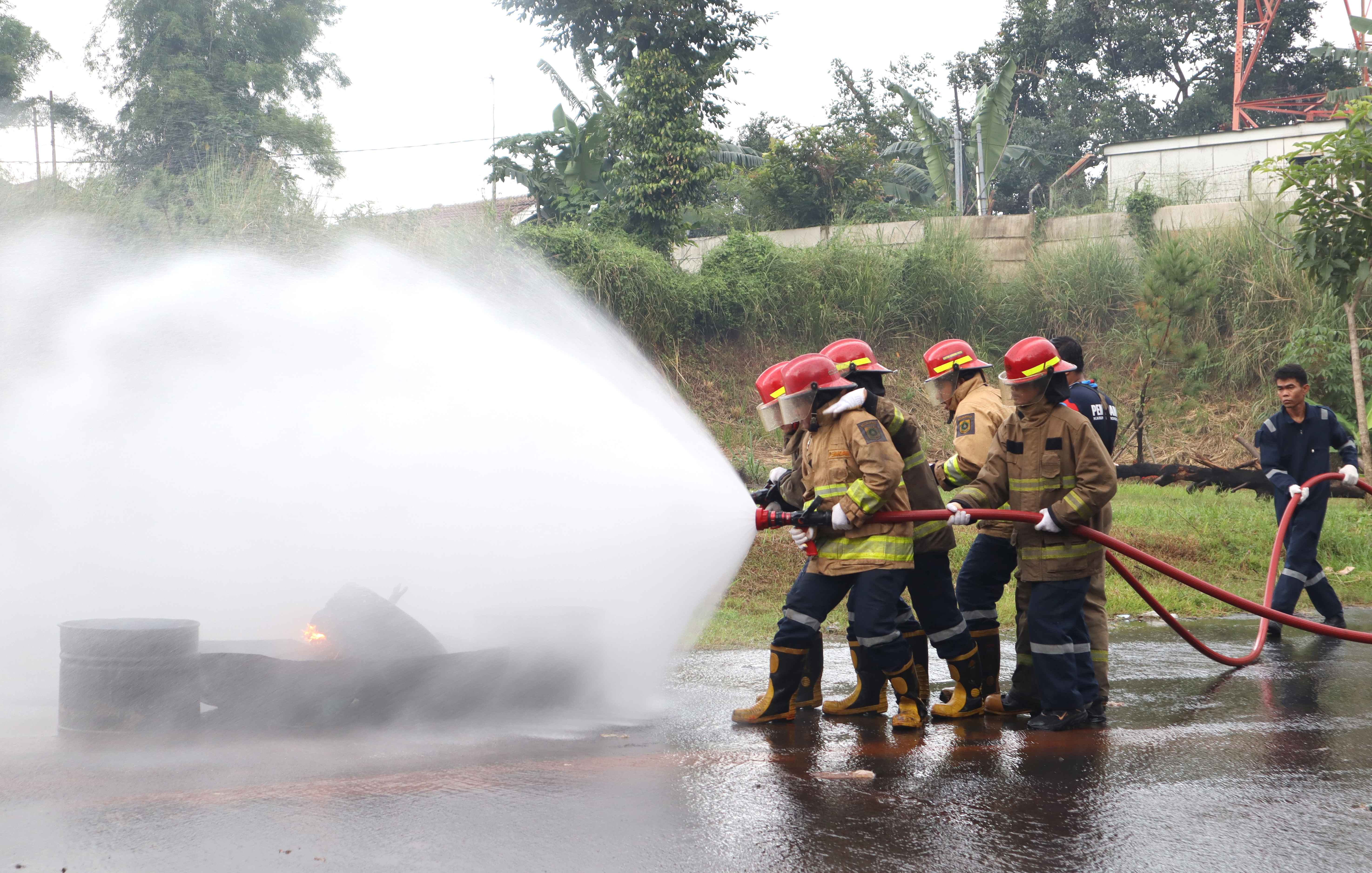 Training dan Sertifikasi Regu Penanggulangan Kebakaran Klas C