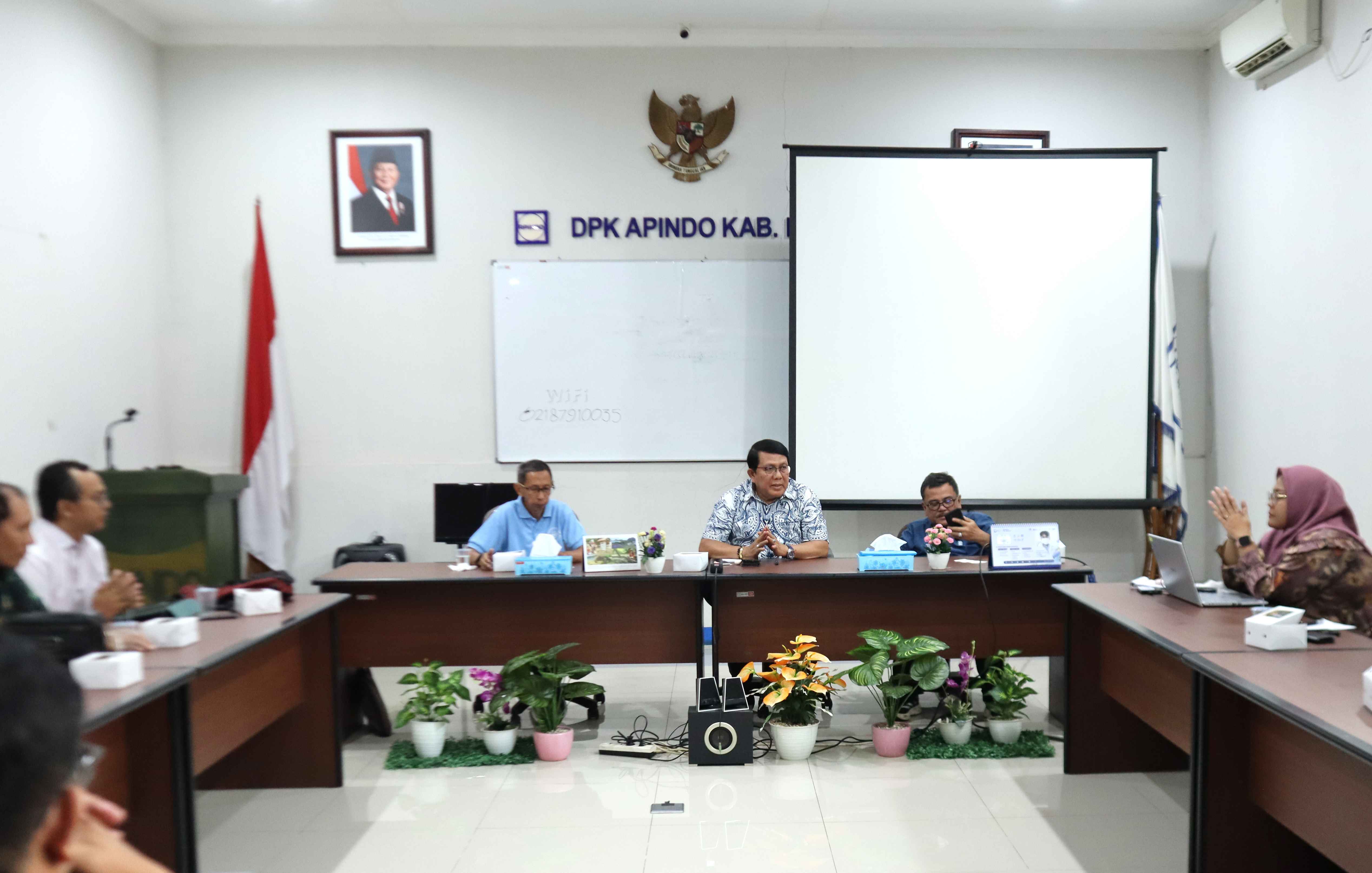 Menerima Audiensi dari ISTN