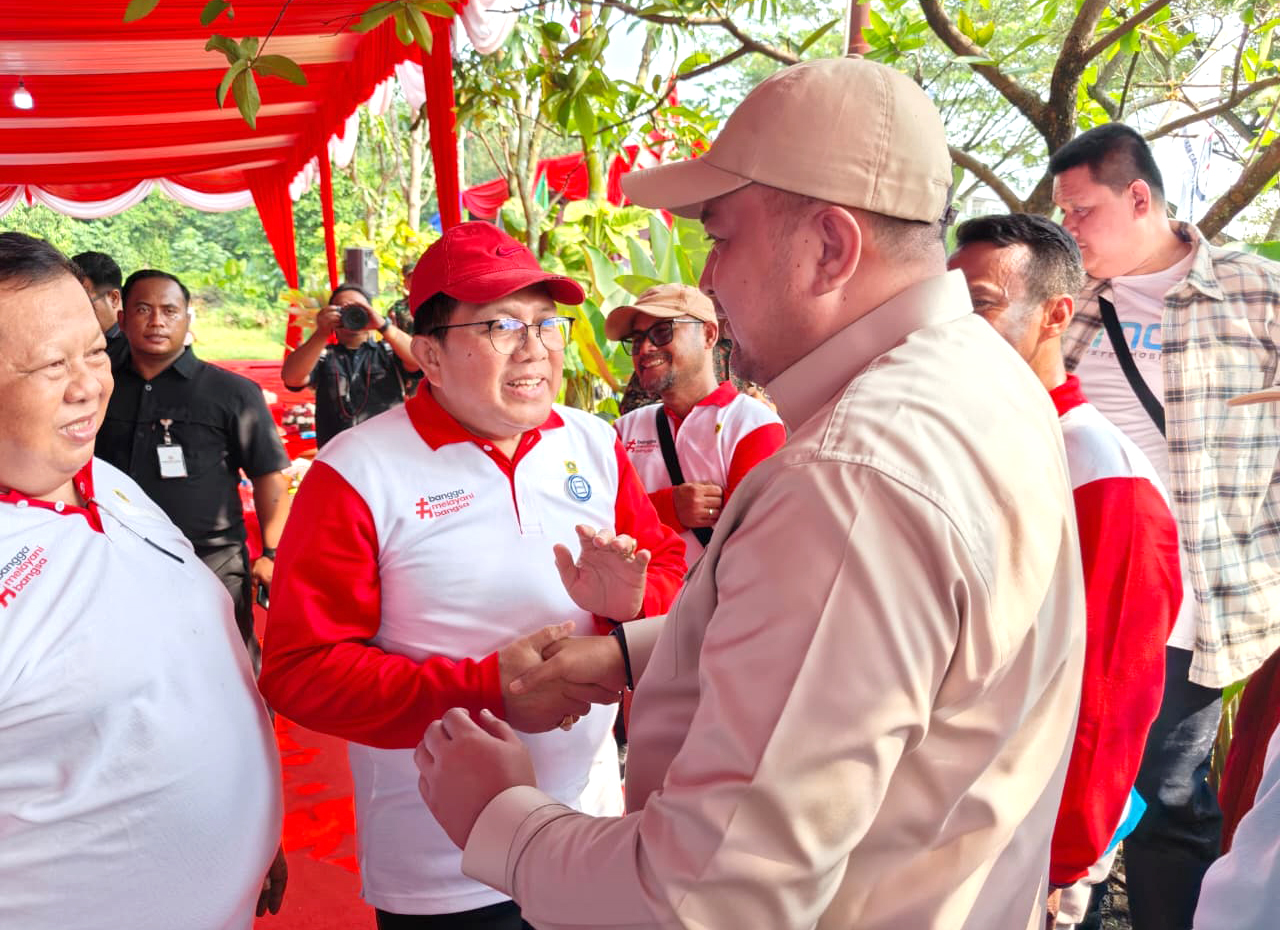 Menghadiri dan memberikan sambutan pada Peringatan Hari Buruh Internasional (Mayday), dengan Bupati, Wakil Bupati, Ketua DPRD, Sekda, Ketua Kadin, Kapolres, Dandim, Para Kepala Dinas, Kepala Cabang BPJS TK, Kesehatan, SP/SB dan Tamu Undangan.