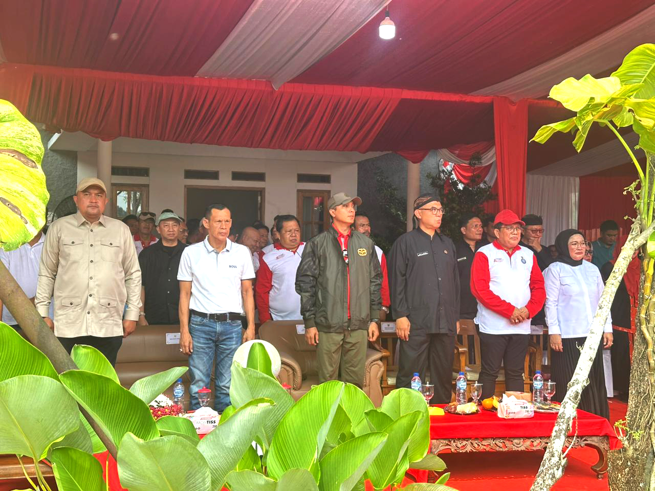 Menghadiri dan memberikan sambutan pada Peringatan Hari Buruh Internasional (Mayday), dengan Bupati, Wakil Bupati, Ketua DPRD, Sekda, Ketua Kadin, Kapolres, Dandim, Para Kepala Dinas, Kepala Cabang BPJS TK, Kesehatan, SP/SB dan Tamu Undangan.