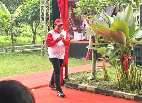 Menghadiri dan memberikan sambutan pada Peringatan Hari Buruh Internasional (Mayday), dengan Bupati, Wakil Bupati, Ketua DPRD, Sekda, Ketua Kadin, Kapolres, Dandim, Para Kepala Dinas, Kepala Cabang BPJS TK, Kesehatan, SP/SB dan Tamu Undangan.
