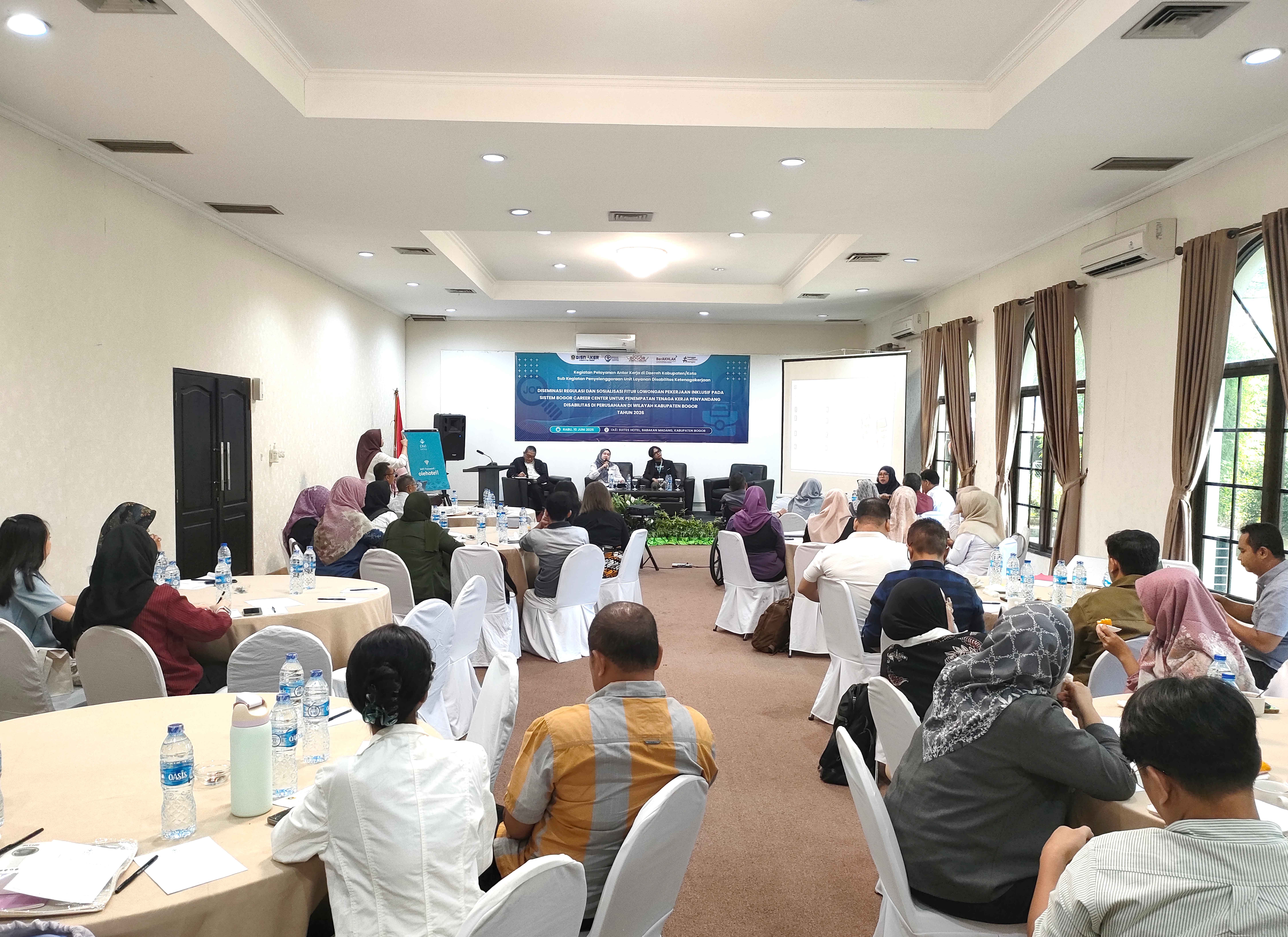Menghadiri agenda Disnaker tentang Diseminasi Regulasi Penempatan TK Penyandang Difabilitas di Kab Bogor di Sentul